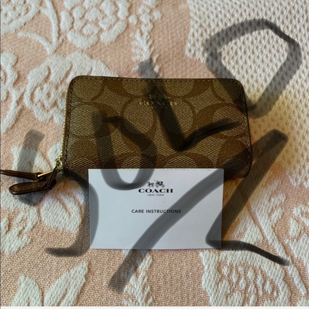 **SOLD***Coach card holder/Wallet!